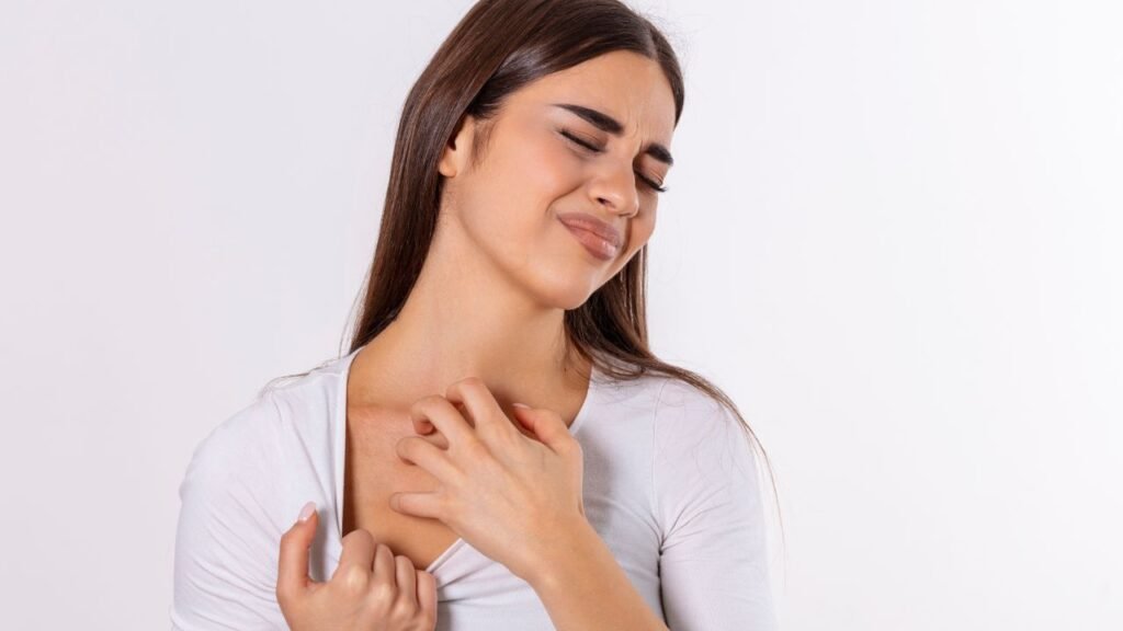 Ilustração de várias condições de dermatose na pele, incluindo erupções cutâneas e bolhas.