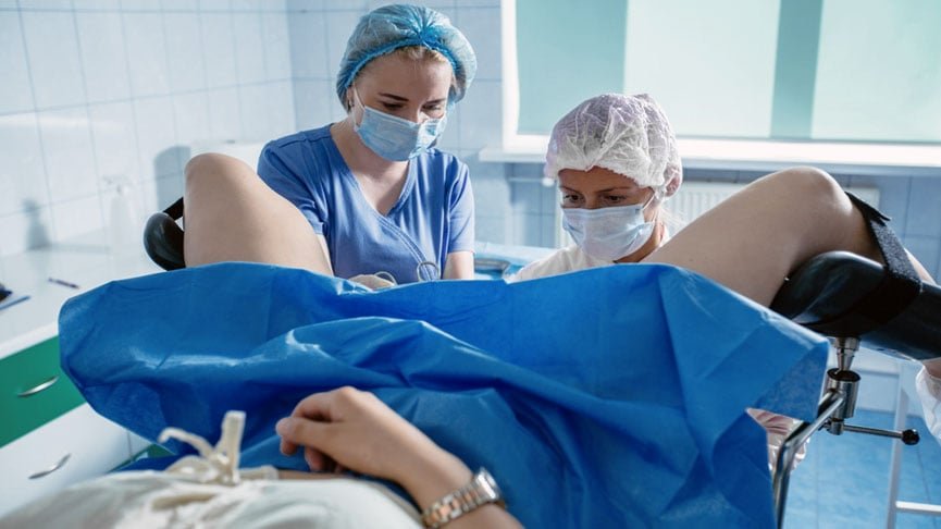 Infográfico sobre as glândulas de Bartholin e suas condições, incluindo cisto e abscesso