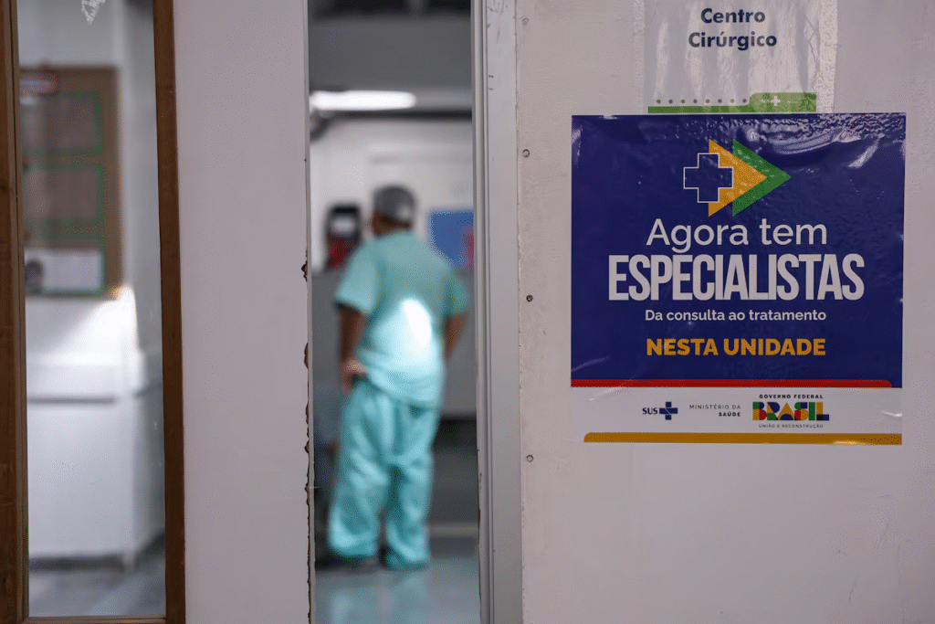 O Ministério da Saúde do Brasil implementa serviços de saúde inteligentes com tecnologia avançada.
